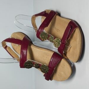 Vionic Farrah woven embossed burgundy sandals womans size 6.5 (wide)